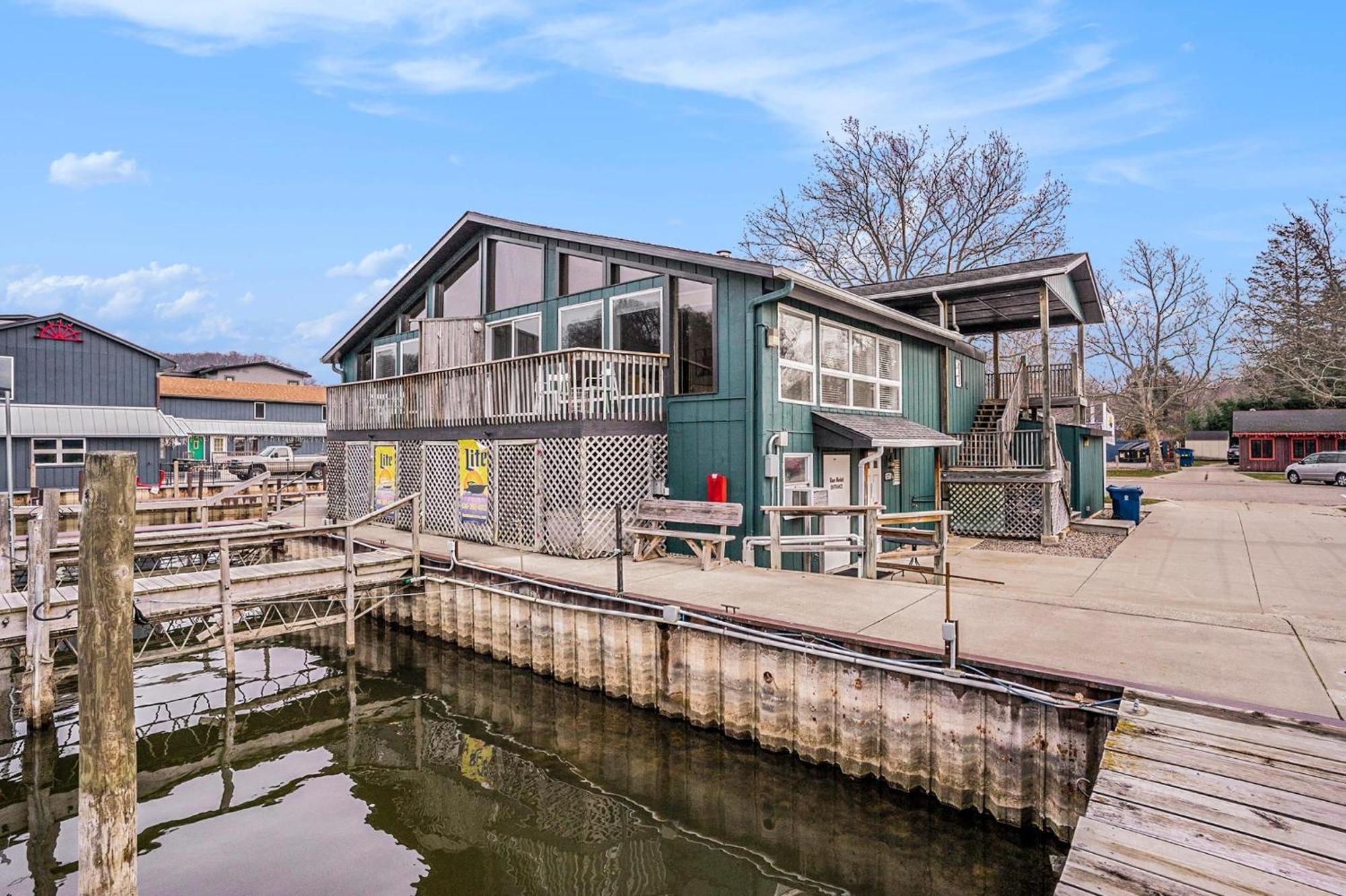 Riverside Suites - Unit B Saugatuck Exterior photo